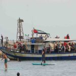 Flotilla per Gaza, abbordaggi e caos: il destino degli italiani è appeso a un filo (e cosa rischiano adesso)