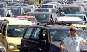 Traffico, parcheggi e CO2, i patemi degli italiani in auto